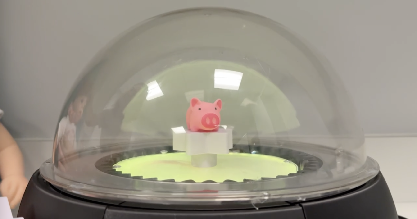 Rotating dome feature